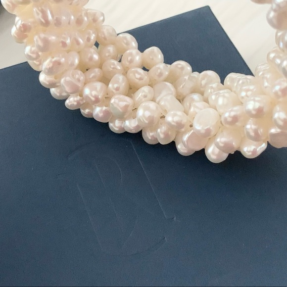 Blue Nile THICK multi strand pearl bracelet - Picture 5 of 15